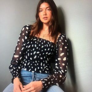 SOLD OUT ON LINE. Wilfred saga blouse